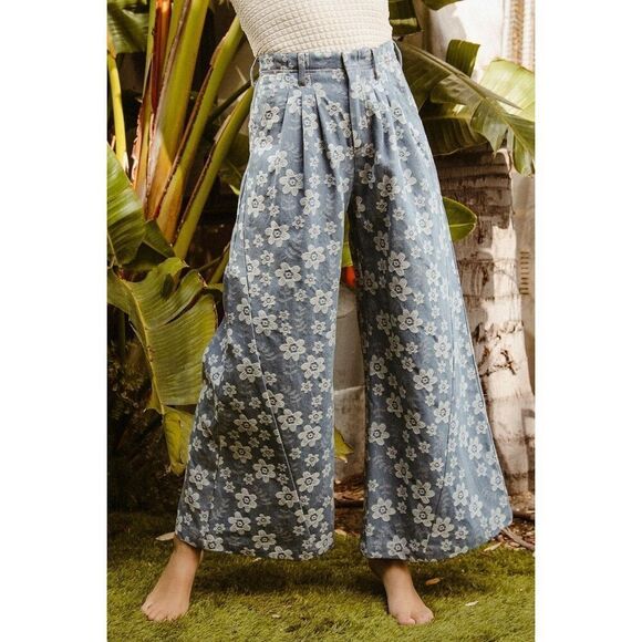 BiBi Floral Printed White Flower Texture Wide Leg Cropped Blue Jeans Sz Medium - Picture 9 of 11